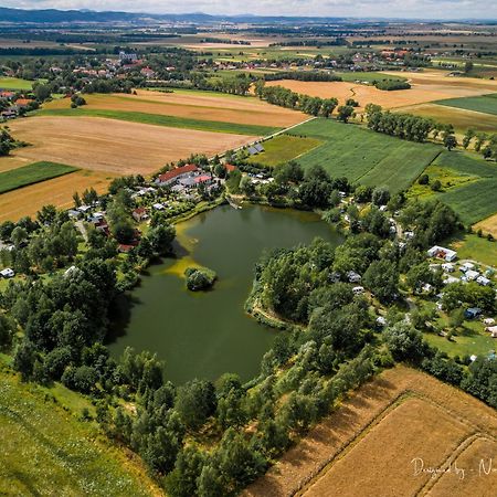 Forteca, Pokoje Goscinne Nad Stawem Dzierżoniów Exterior foto